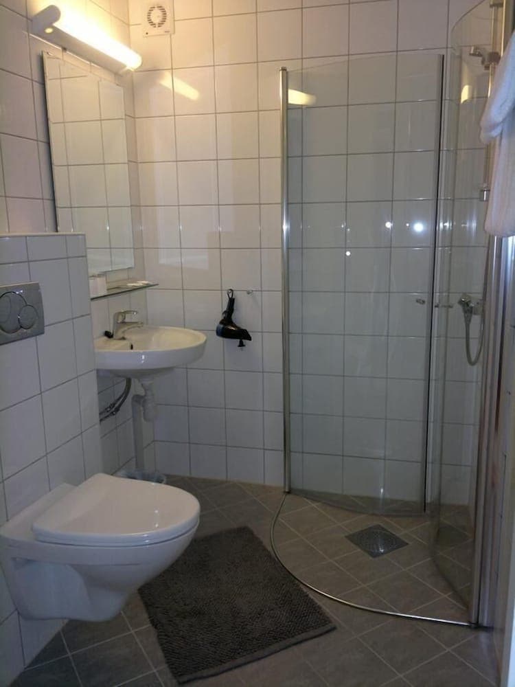 Petrines Guesthouse photo 4