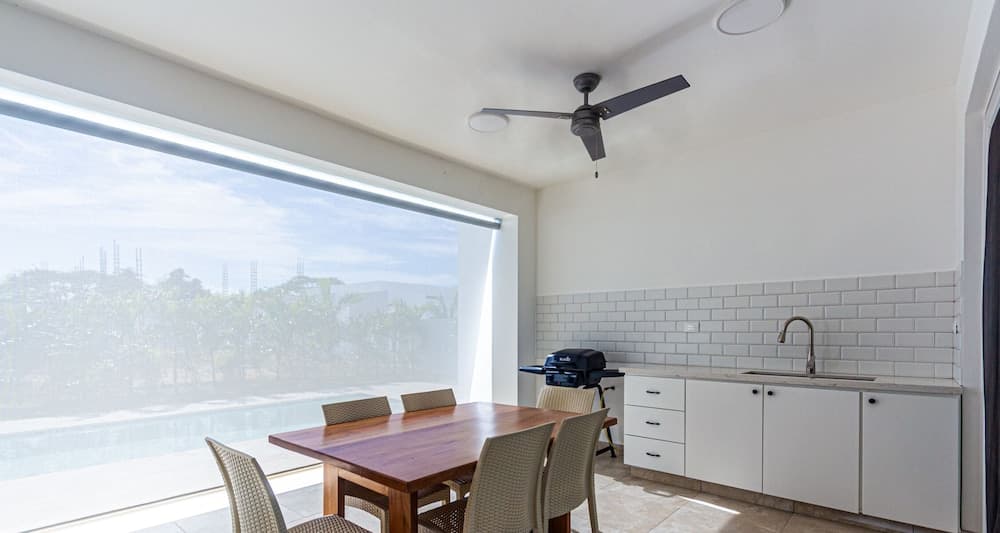 Spacious Family Suite, Ocean Village! photo 5