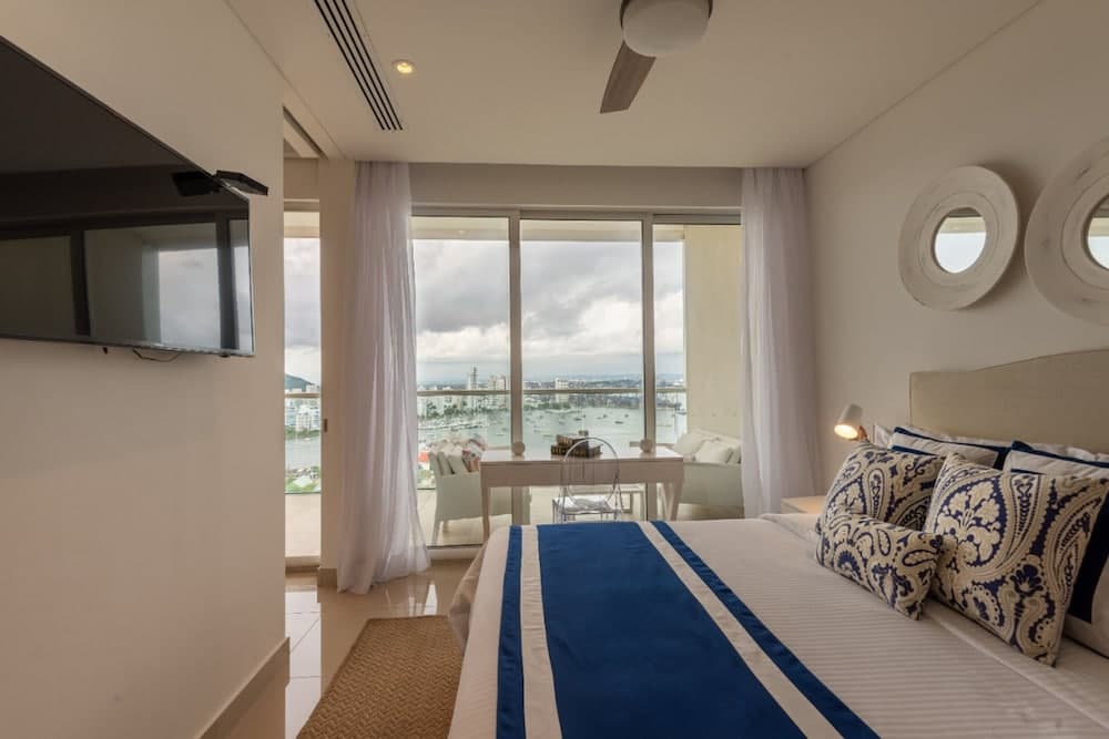Classy 1 Bedroom Pool & Gym near Downtown photo 7
