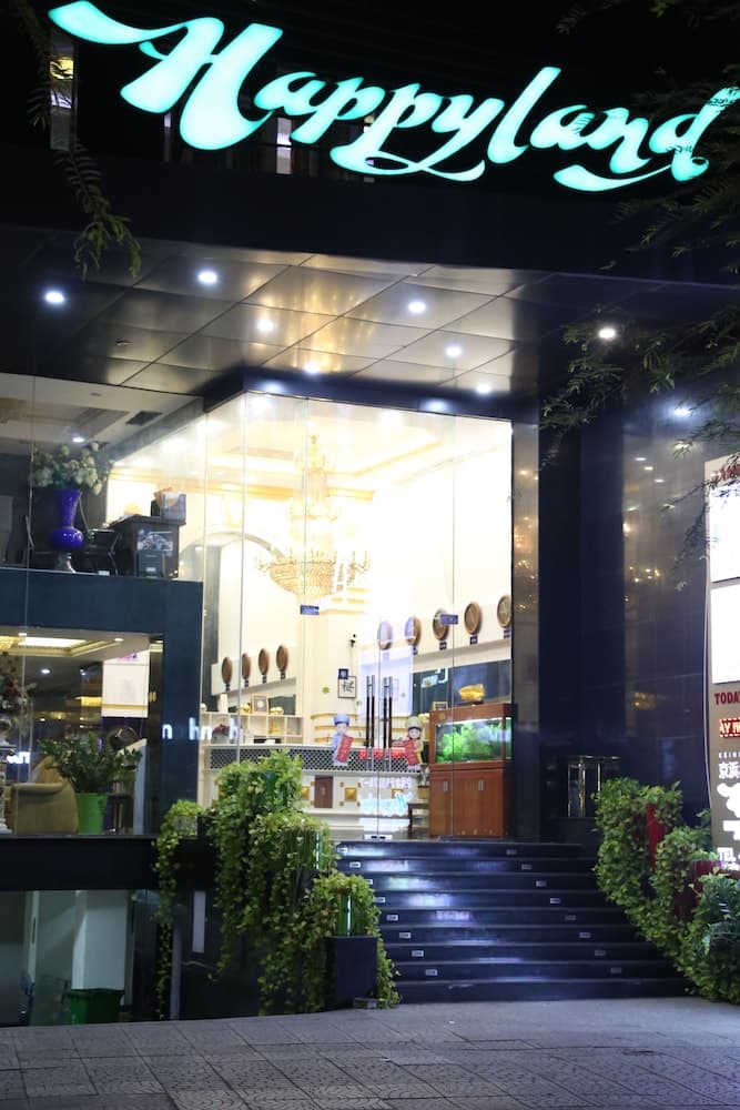 Happyland Hotel photo 7