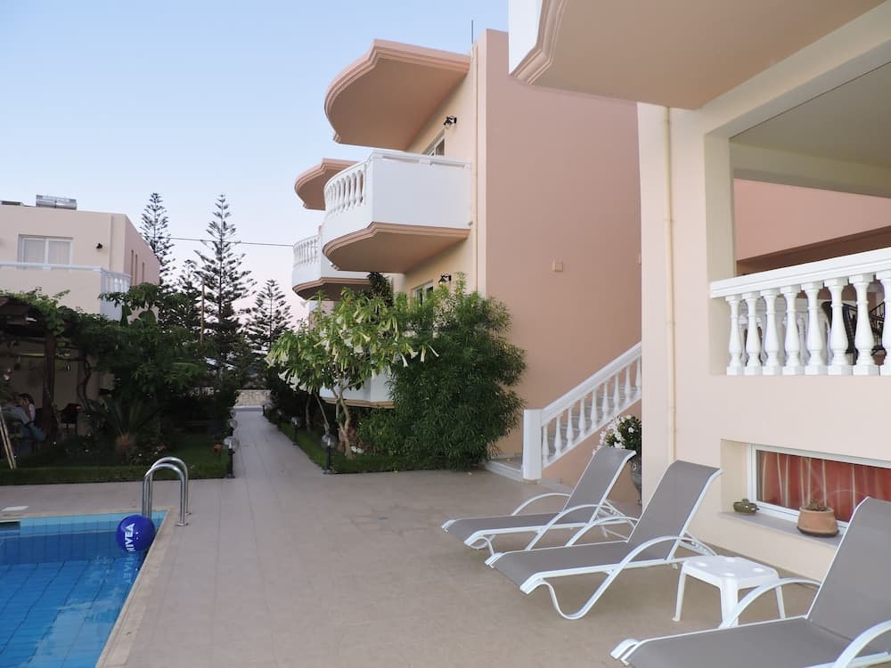 Golden Rose Suites photo 5