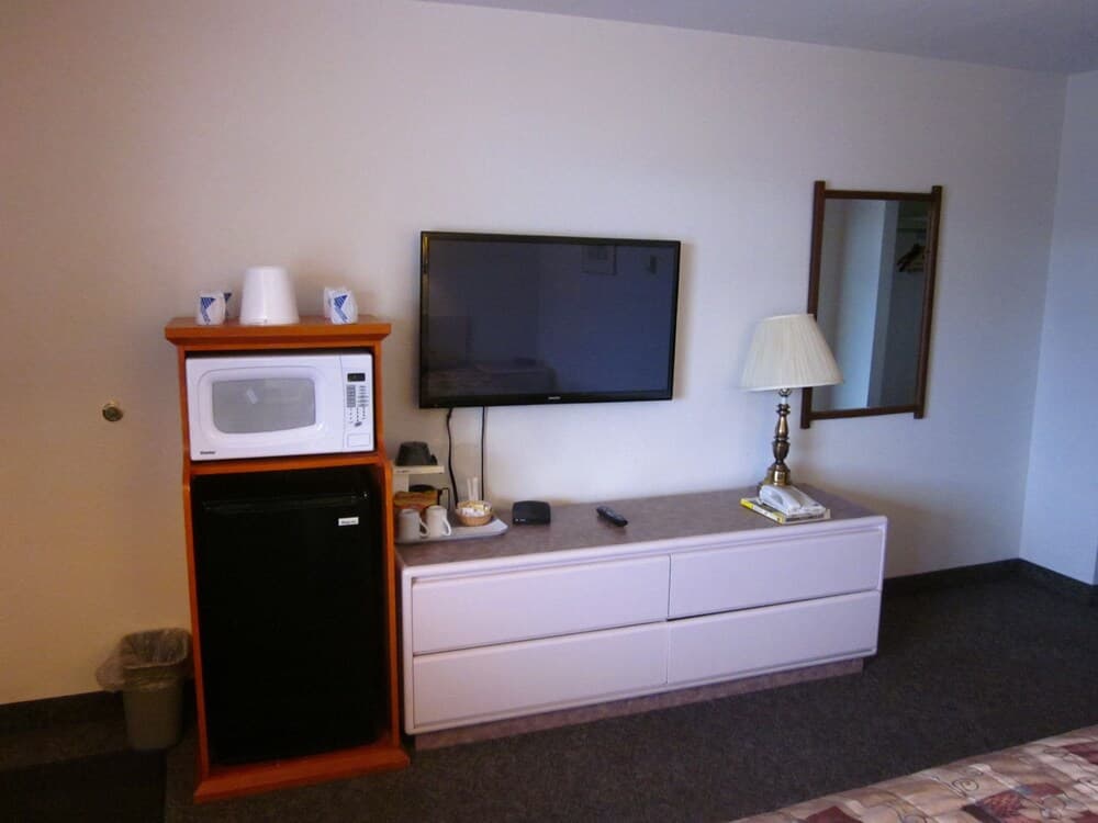 Chinook Motel photo 8