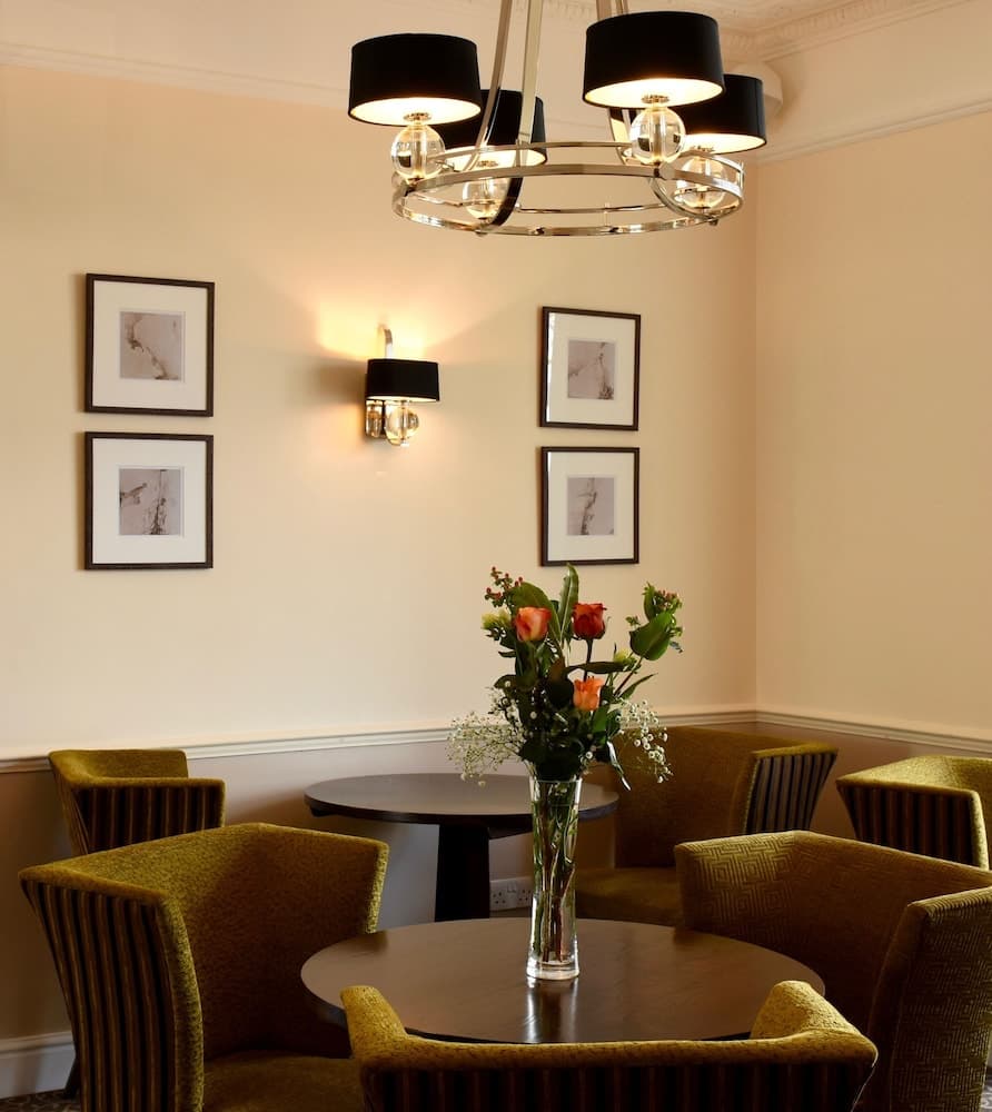 Queens Court Hotel photo 3
