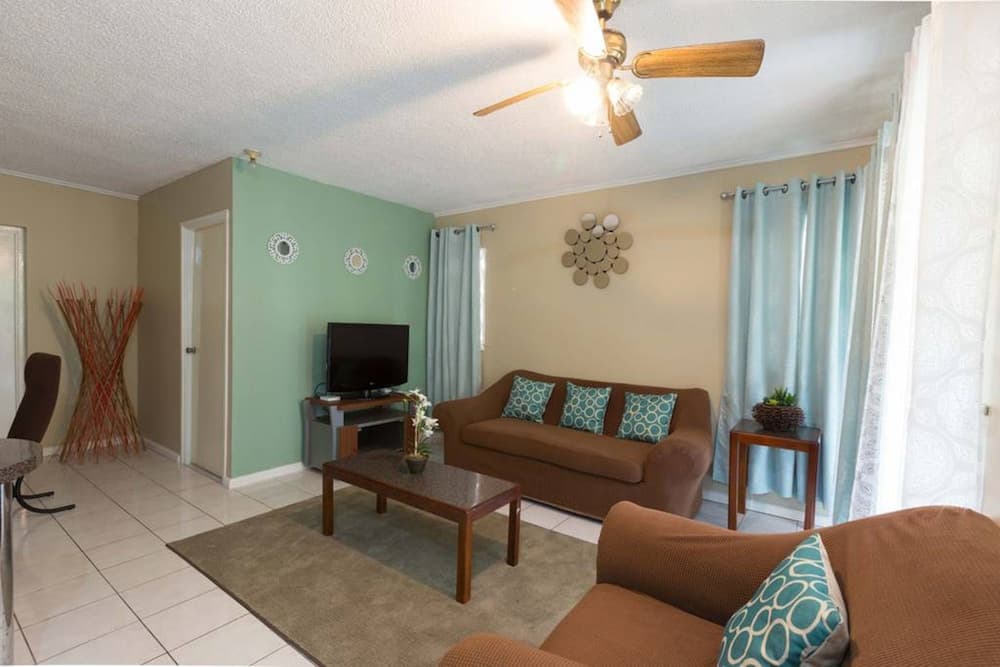 Kingston Most Centrally Located One Bdrm photo 4