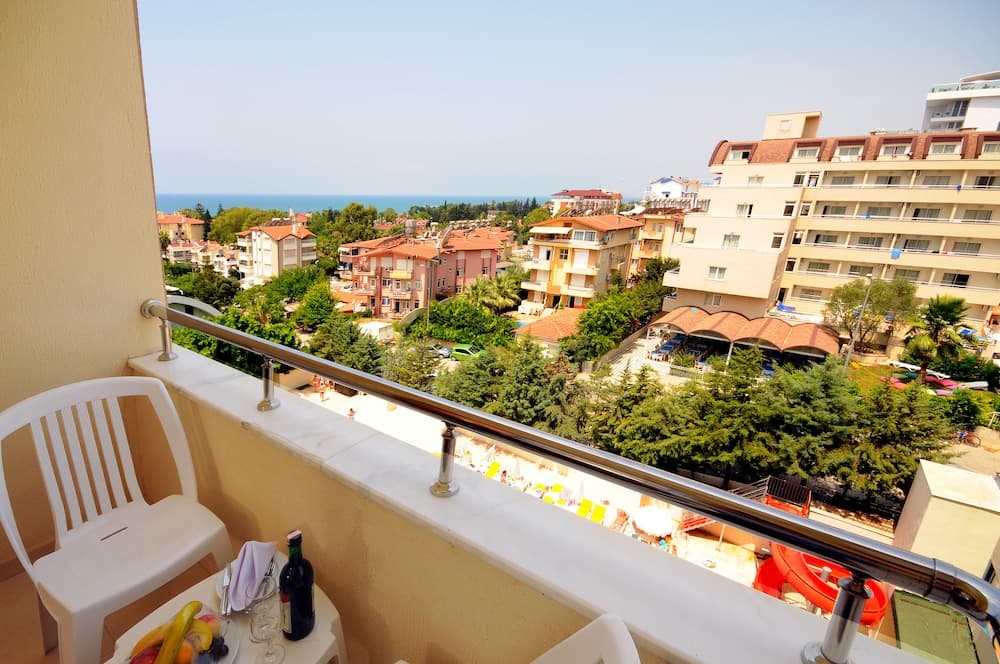Side Town Hotel by Z Hotels photo 2