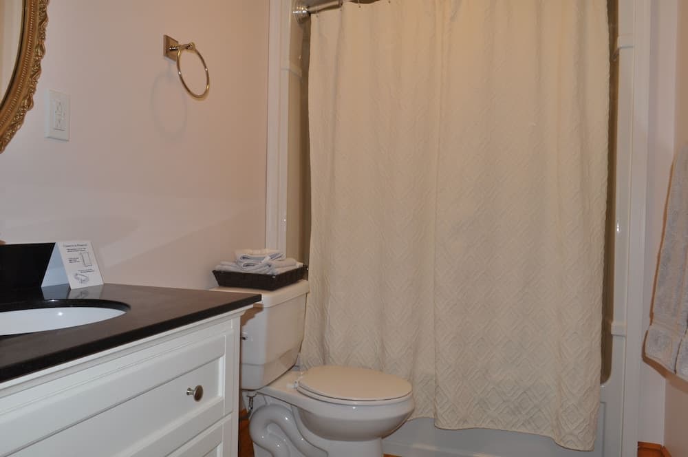 Holman's Heritage Suites photo 2