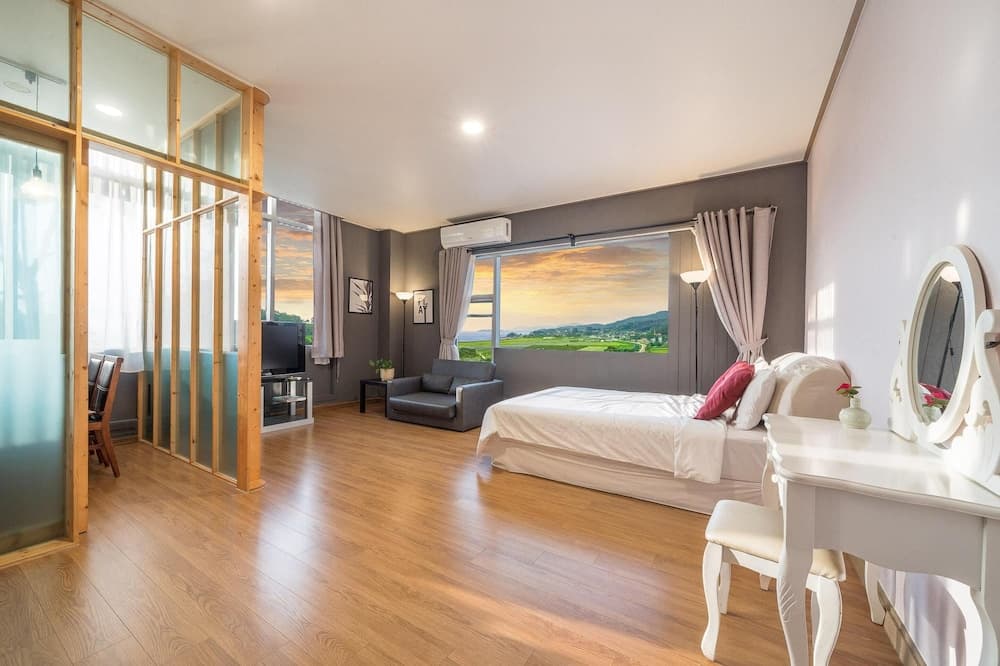 hotel room