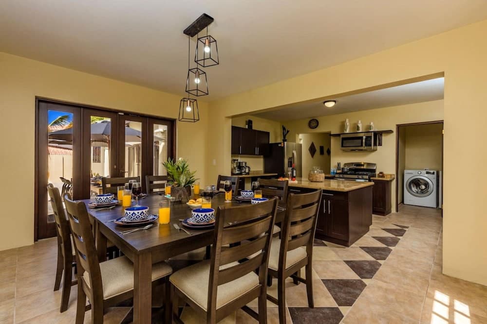 Large 5BR Villa With Private Pool Near Eagle Beach photo 3