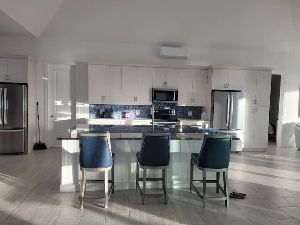 Twin Coves Tranquility: Private Beachfront Estate photo 4