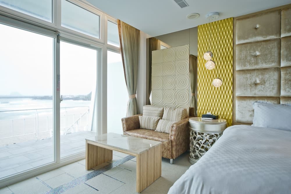 White House Beach Hotspring Resort photo 4