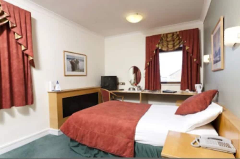 Pery's Hotel photo 3
