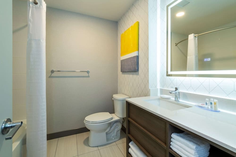 Comfort Inn and Suites photo 2