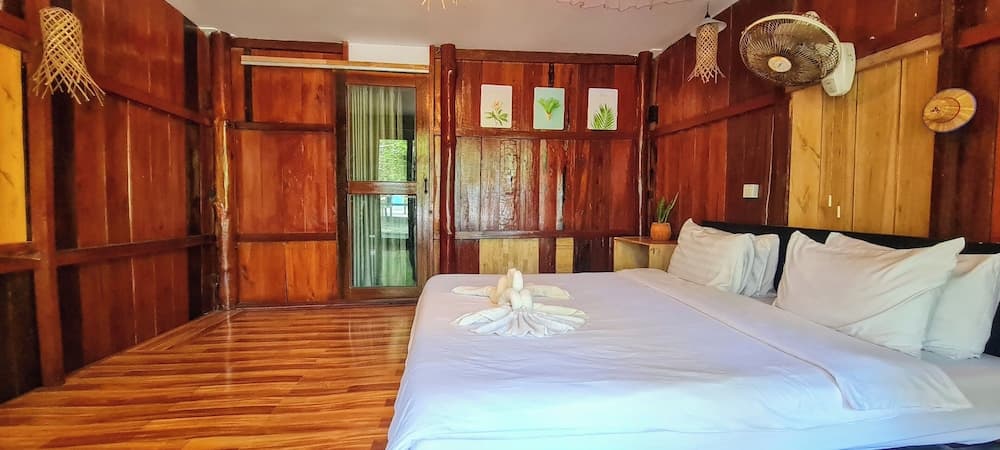 Koh Rong Beach Hostel and Bungalow photo 4