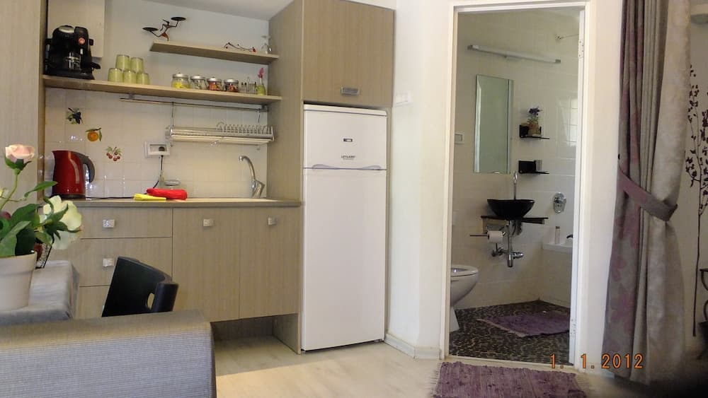 Nuriel Fruit & Guest House photo 9