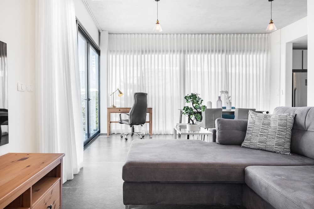 Top TLV Grand Suites photo 9