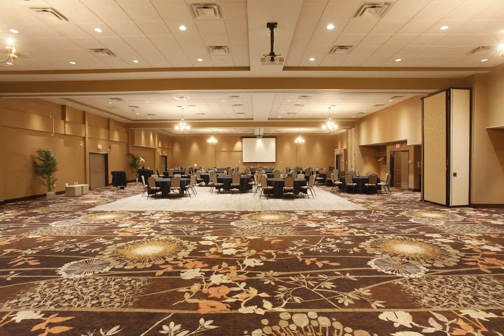 Pomeroy Inn & Suites at Olds photo 5