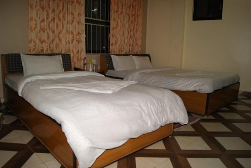 Hotel The Beehive photo 2