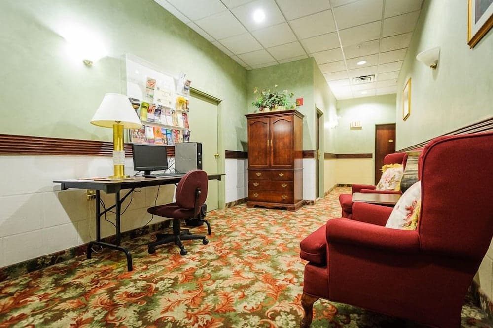 Peterborough Inn & Suites Hotel photo 6