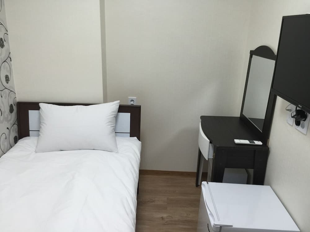 Hamory Guesthouse photo 6