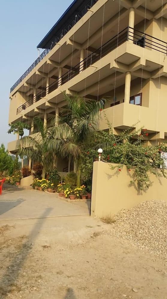 Sauraha Boutique Resort photo 7