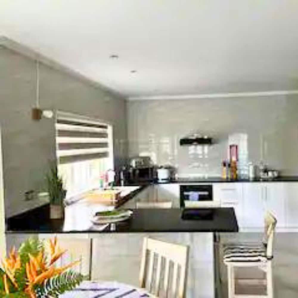 Mae Water Front Apartments photo 6