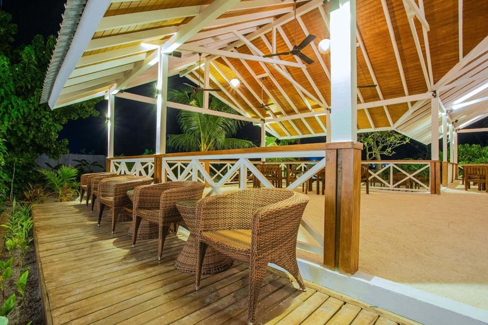 Beach Hotel Guraidhoo photo 2