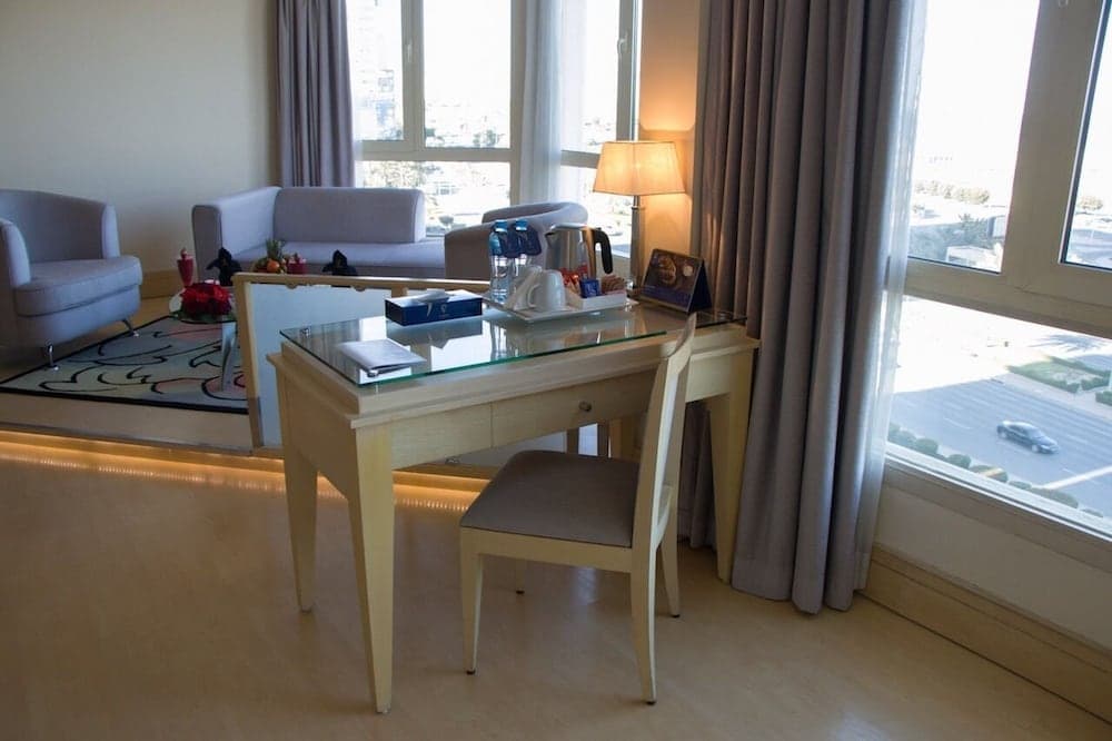 Le Royal Hotel photo 2