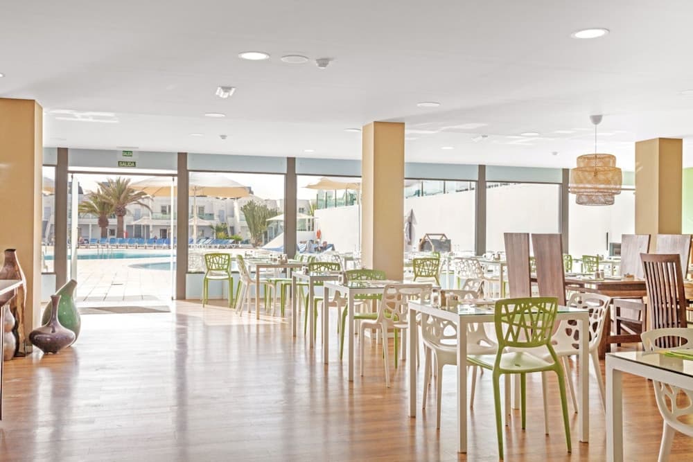 Hotel Plaza Palmeras photo 2