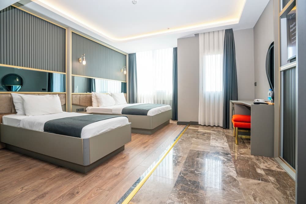 216 Ruby Suite