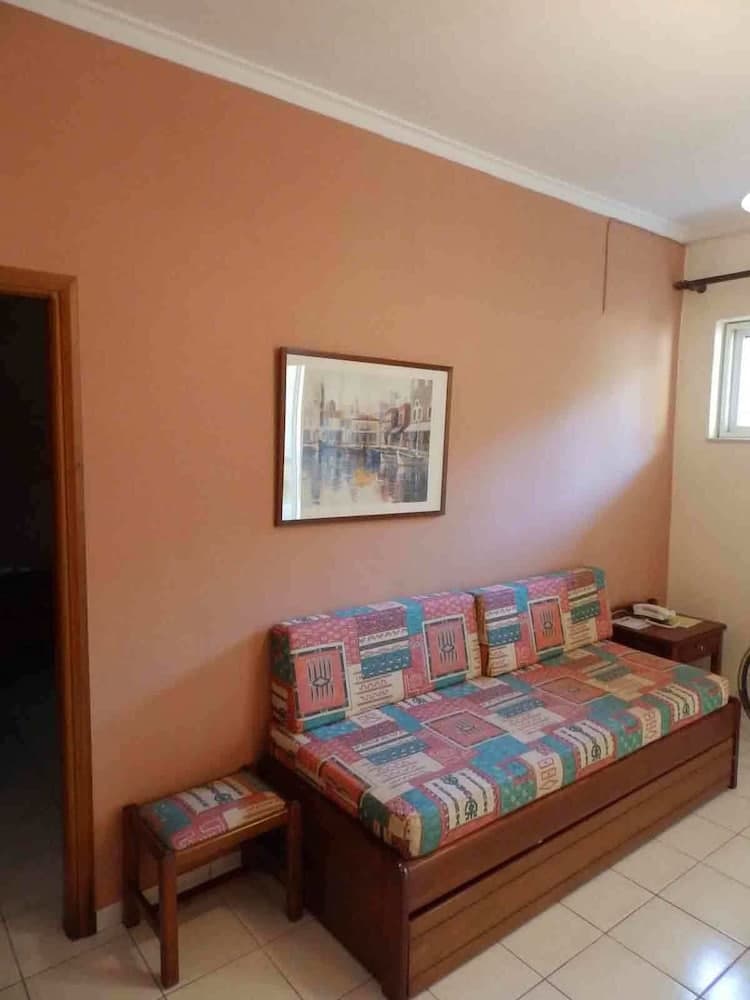 Alexandra Hotel photo 5