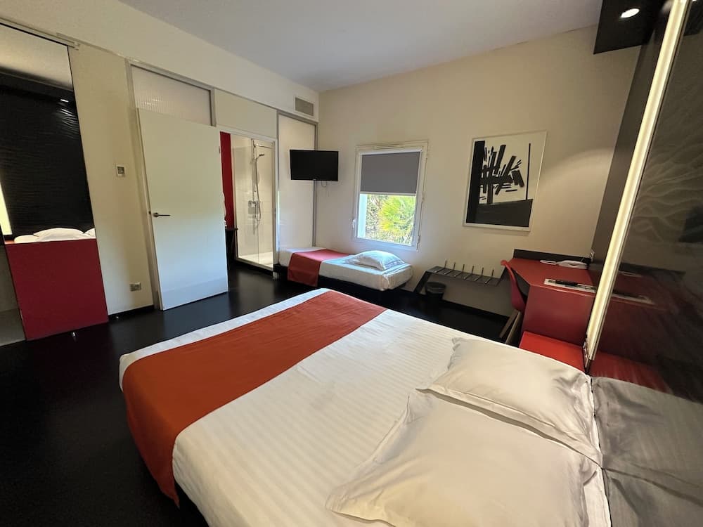 hotel room