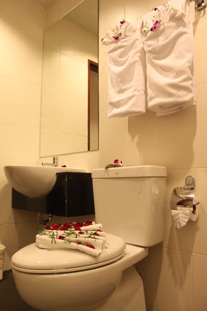 Patong Hemingway's Hotel photo 3