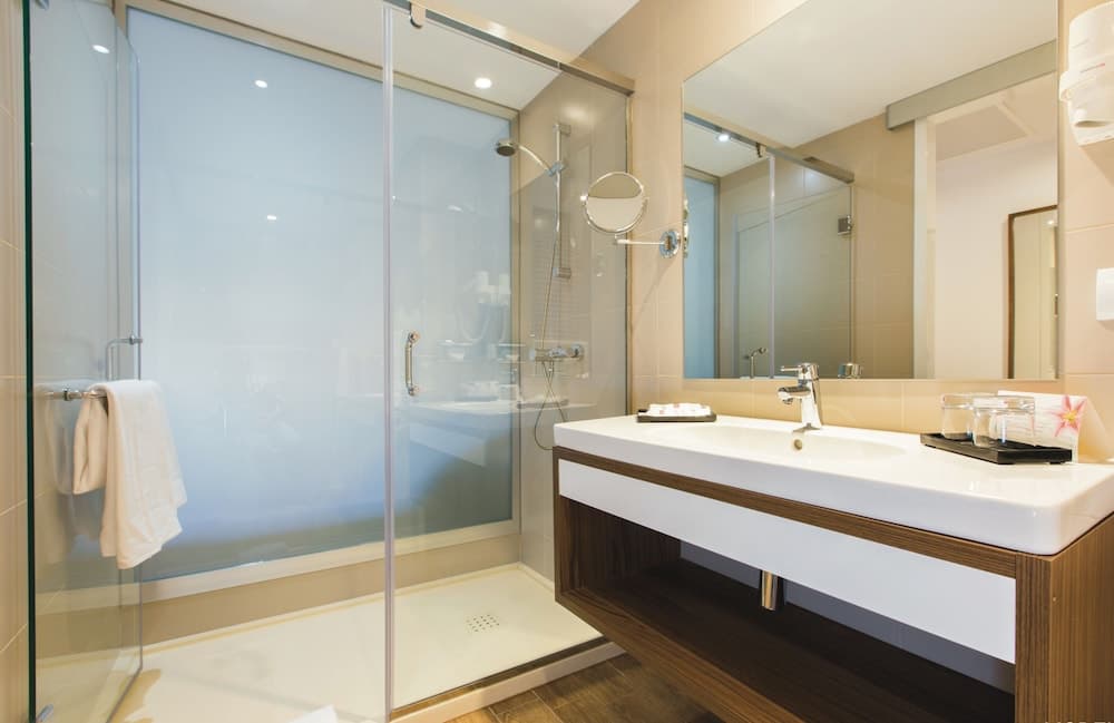 Hotel Riu Bravo - 0'0 All Inclusive photo 2