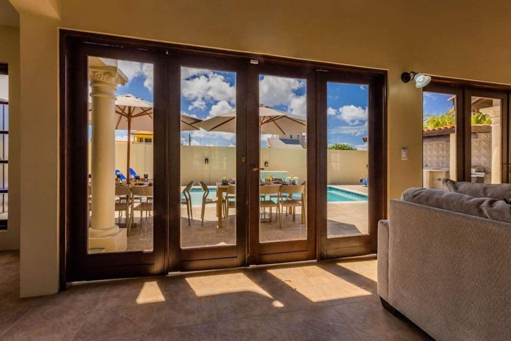 Large 5BR Villa With Private Pool Near Eagle Beach photo 4