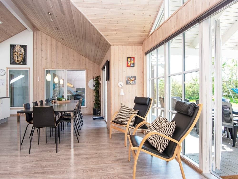 Luxury Beach House With Pool photo 2
