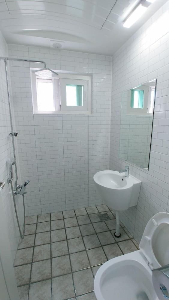 Aileen Guesthouse photo 7