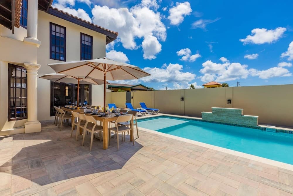 Large 5BR Villa With Private Pool Near Eagle Beach photo 7