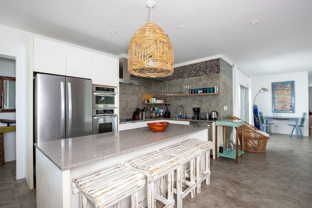 Secluded Luxury: New Beachfront Home With Pool photo 2
