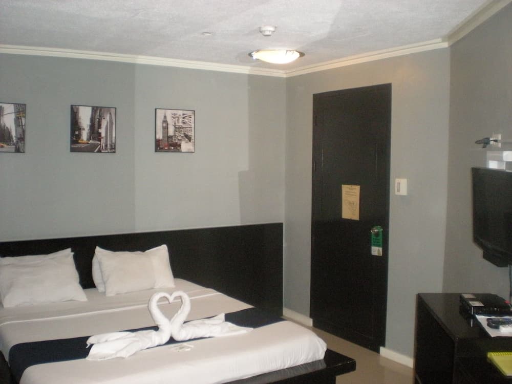 Richmond Plaza Hotel photo 6