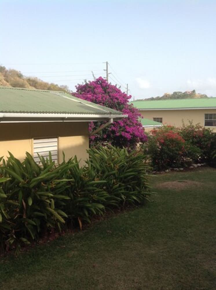 Wave Crest Suites photo 9