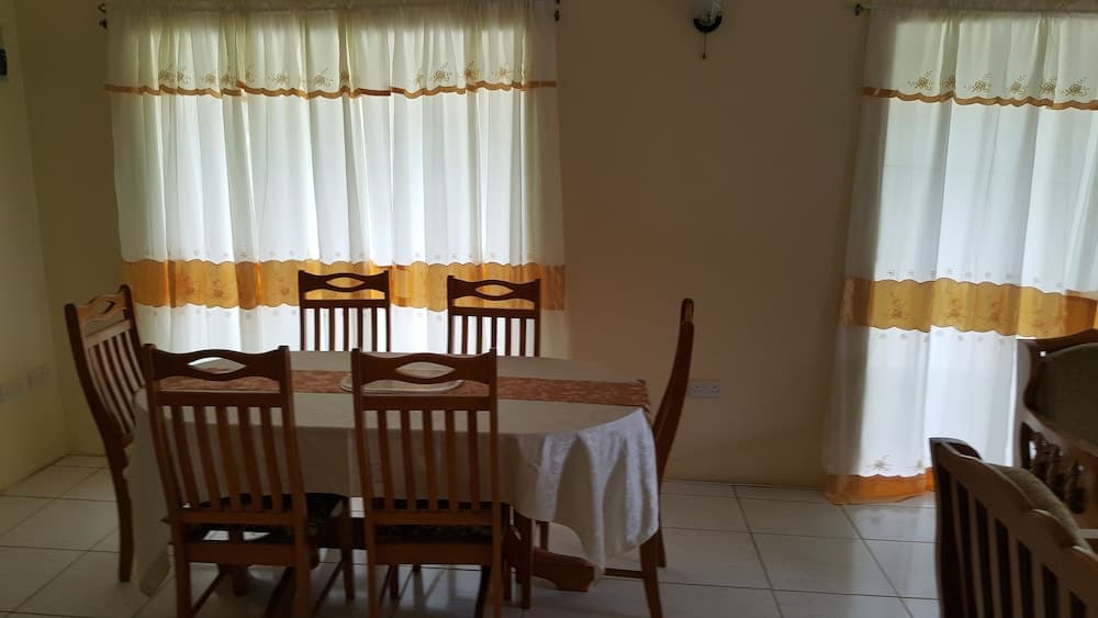 Royal View Villa photo 2
