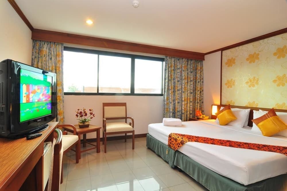 Rattana Beach Hotel photo 6