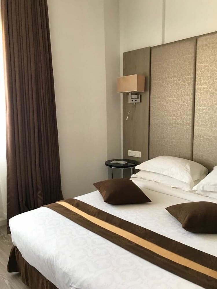 HOTEL COLOMBE photo 8