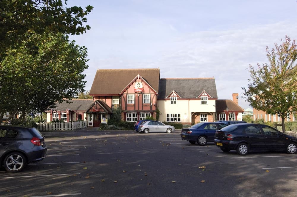Premier Inn Reading - Caversham Bridge photo 7