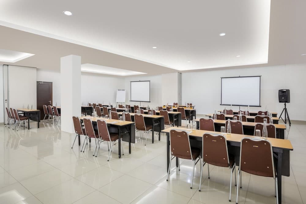Amaris Hotel La Codefin - Kemang photo 2