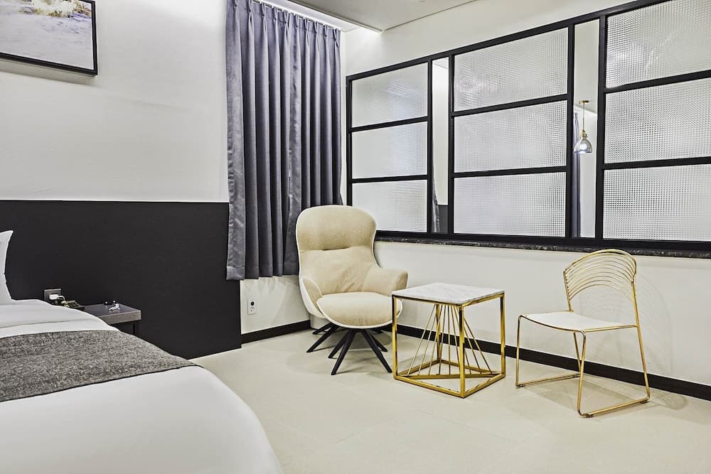 Osan Hotel D Benikea photo 6