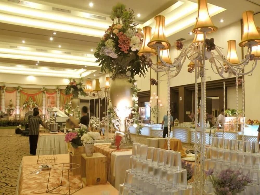 meeting & event spaces