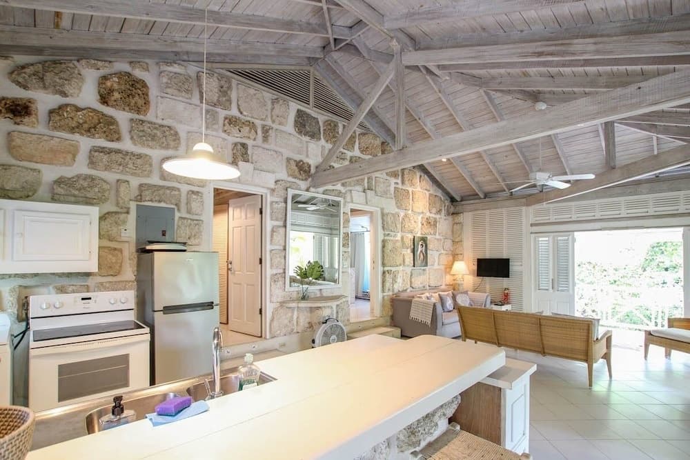 Charming 2-Bed Cottage By Beach by BSL Rentals photo 9
