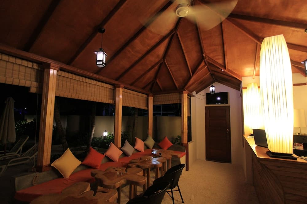 Local Island Inn photo 8
