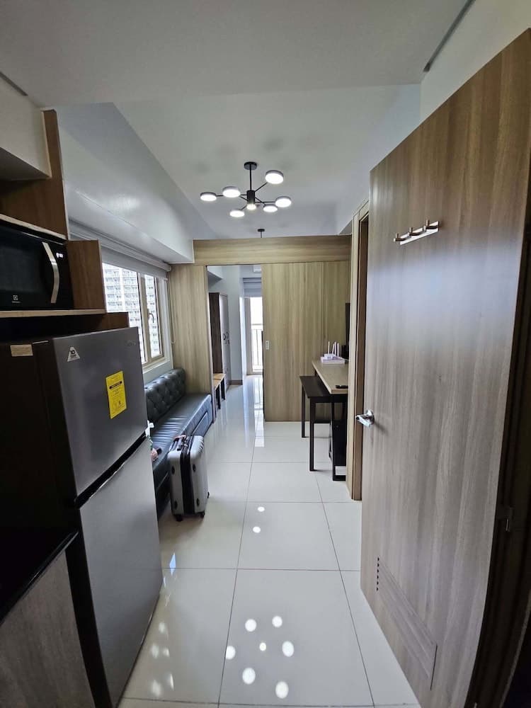 Condo next door photo 7